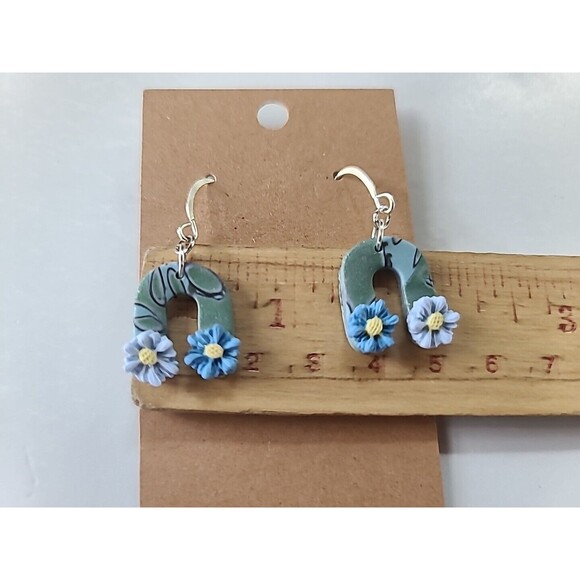 Polymer Clay Blue Floral Dangling Pierced Earrings New - Picture 9 of 10
